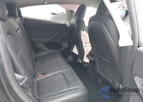 2024 Tesla Model Y Long Range Dual Motor All-Wheel Drive/Rwd z USA, uszkodzony, nr VIN 7SAYGDED5RF056311